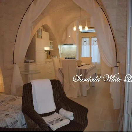 Sardedd White Luxury Holiday home Cisternino